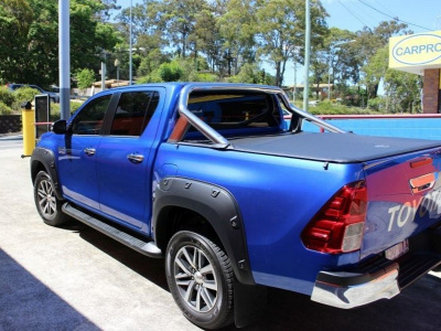 Toyota Hilux (15–) Расширители колёсных арок (с болтами)